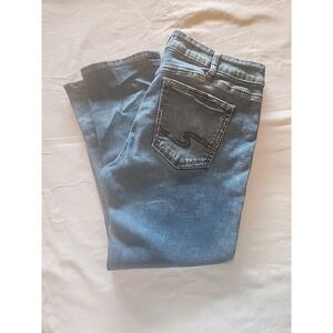 Silver Jeans Co Womens Size 32/22.5 L Blue Elyse Capri Distressed Denim Ladies